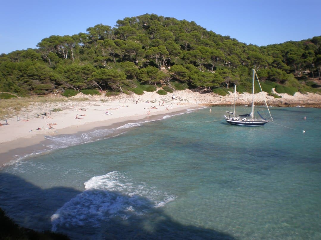 balearic-islands-menorca-es-migjorn-gran-cala-trebaluger-01 balearic-islands-menorca-es-migjorn-gran-cala-trebaluger-01